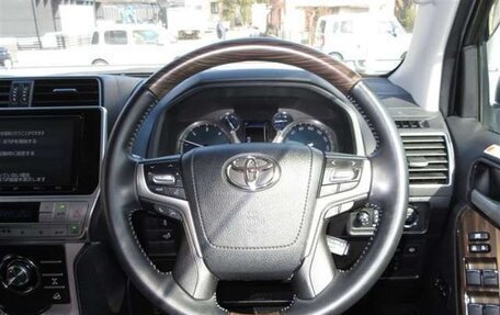 Toyota Land Cruiser Prado 150 рестайлинг 2, 2021 год, 3 764 000 рублей, 9 фотография