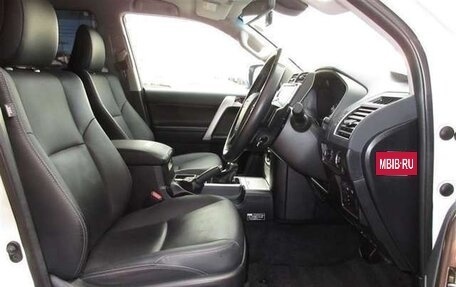 Toyota Land Cruiser Prado 150 рестайлинг 2, 2021 год, 3 764 000 рублей, 8 фотография