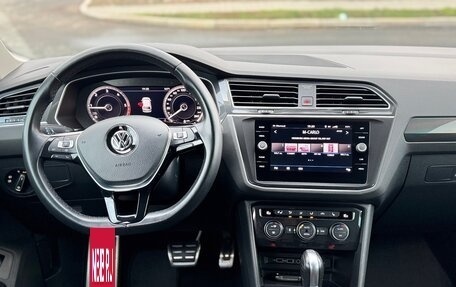 Volkswagen Tiguan II, 2018 год, 3 050 000 рублей, 5 фотография