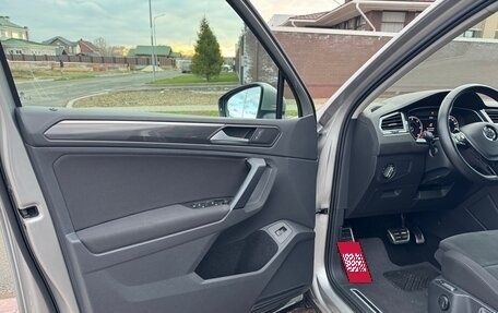 Volkswagen Tiguan II, 2018 год, 3 050 000 рублей, 9 фотография