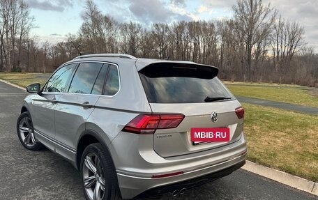 Volkswagen Tiguan II, 2018 год, 3 050 000 рублей, 3 фотография