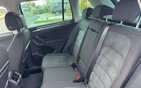 Volkswagen Tiguan II, 2018 год, 3 050 000 рублей, 10 фотография