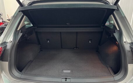 Volkswagen Tiguan II, 2018 год, 3 050 000 рублей, 12 фотография
