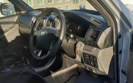 Toyota Land Cruiser Prado 120 рестайлинг, 2004 год, 2 300 000 рублей, 9 фотография