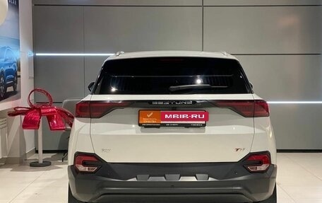 FAW Bestune T77, 2023 год, 1 810 000 рублей, 6 фотография