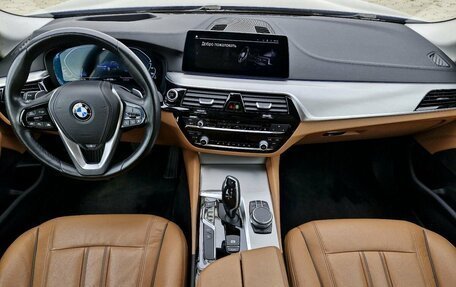 BMW 5 серия, 2019 год, 4 300 000 рублей, 14 фотография