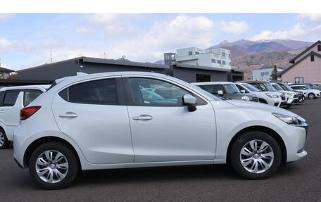 Mazda 2 III, 2021 год, 1 000 000 рублей, 4 фотография