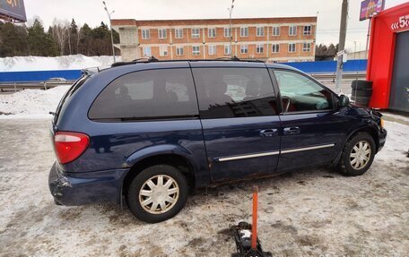 Chrysler Town & Country IV, 2004 год, 500 000 рублей, 4 фотография