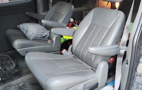 Chrysler Town & Country IV, 2004 год, 500 000 рублей, 16 фотография