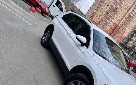 Volkswagen Tiguan II, 2018 год, 2 700 000 рублей, 6 фотография