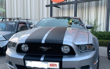Ford Mustang VI рестайлинг, 2013 год, 2 700 000 рублей, 4 фотография
