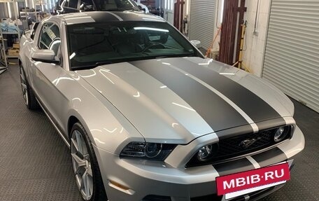 Ford Mustang VI рестайлинг, 2013 год, 2 700 000 рублей, 2 фотография
