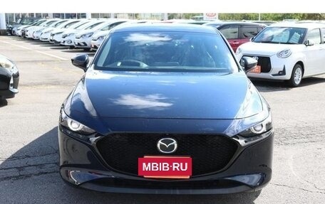 Mazda 3, 2021 год, 1 300 000 рублей, 3 фотография