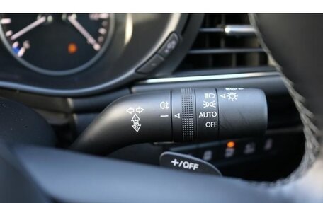 Mazda 3, 2021 год, 1 300 000 рублей, 18 фотография