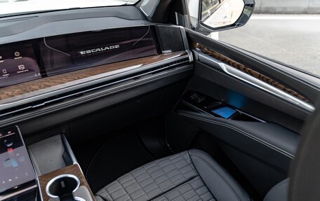 Cadillac Escalade V, 2024 год, 25 000 000 рублей, 12 фотография