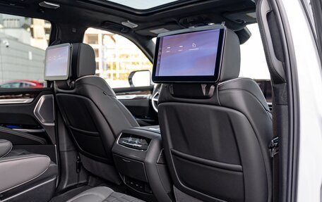 Cadillac Escalade V, 2024 год, 25 000 000 рублей, 32 фотография