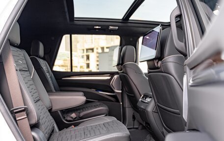 Cadillac Escalade V, 2024 год, 25 000 000 рублей, 34 фотография