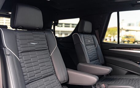 Cadillac Escalade V, 2024 год, 25 000 000 рублей, 35 фотография