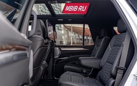 Cadillac Escalade V, 2024 год, 25 000 000 рублей, 28 фотография