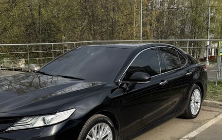 Toyota Camry, 2019 год, 2 670 000 рублей, 4 фотография