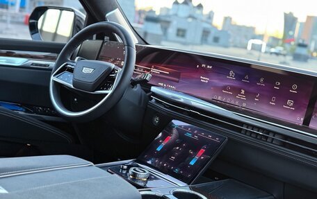 Cadillac Escalade V, 2024 год, 25 000 000 рублей, 12 фотография