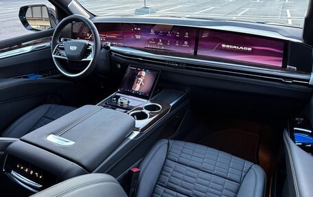 Cadillac Escalade V, 2024 год, 25 000 000 рублей, 9 фотография