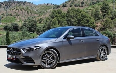 Mercedes-Benz A-Класс, 2019 год, 2 500 000 рублей, 1 фотография