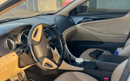 Hyundai Sonata VI, 2010 год, 1 300 000 рублей, 3 фотография
