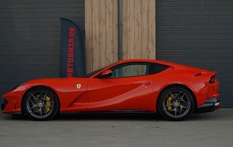 Ferrari 812, 2018 год, 35 000 000 рублей, 4 фотография