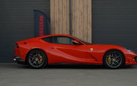 Ferrari 812, 2018 год, 35 000 000 рублей, 8 фотография