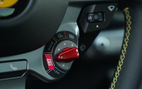 Ferrari 812, 2018 год, 35 000 000 рублей, 29 фотография