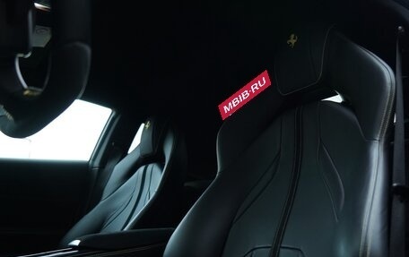 Ferrari 812, 2018 год, 35 000 000 рублей, 32 фотография