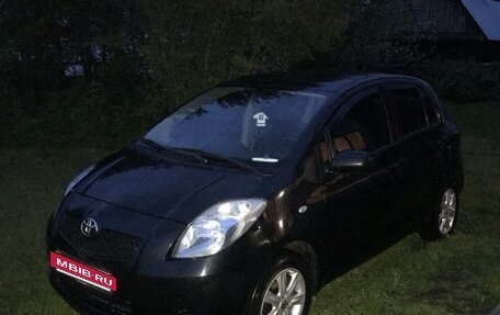 Toyota Yaris III рестайлинг, 2007 год, 630 000 рублей, 4 фотография