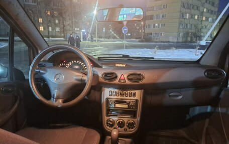 Mercedes-Benz A-Класс, 2001 год, 330 000 рублей, 2 фотография
