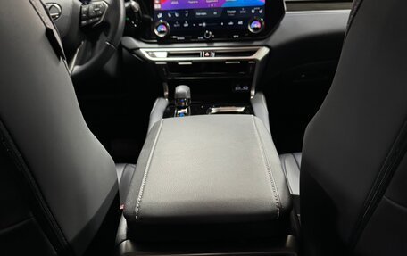 Lexus RX IV рестайлинг, 2023 год, 11 000 000 рублей, 9 фотография