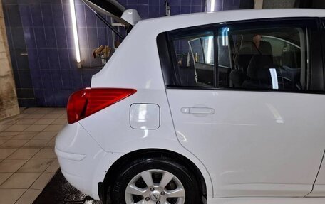 Nissan Tiida, 2010 год, 650 000 рублей, 2 фотография