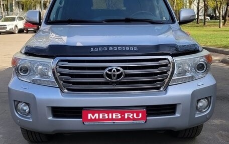 Toyota Land Cruiser 200, 2013 год, 3 700 000 рублей, 2 фотография