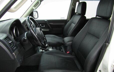 Mitsubishi Pajero IV, 2018 год, 3 480 000 рублей, 11 фотография