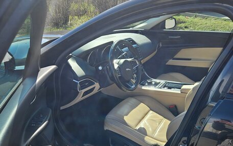 Jaguar XE I рестайлинг, 2017 год, 2 500 000 рублей, 8 фотография