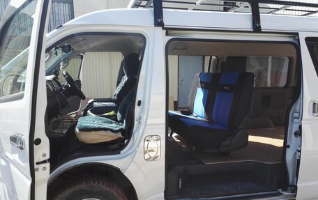 Toyota HiAce H200, 2014 год, 3 900 000 рублей, 11 фотография