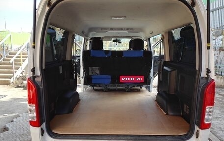 Toyota HiAce H200, 2014 год, 3 900 000 рублей, 12 фотография