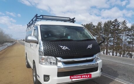 Toyota HiAce H200, 2014 год, 3 900 000 рублей, 3 фотография