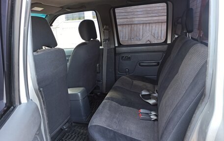 Nissan NP300, 2012 год, 1 220 000 рублей, 7 фотография