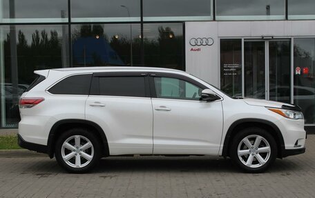 Toyota Highlander III, 2015 год, 3 100 000 рублей, 4 фотография