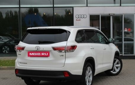 Toyota Highlander III, 2015 год, 3 100 000 рублей, 5 фотография