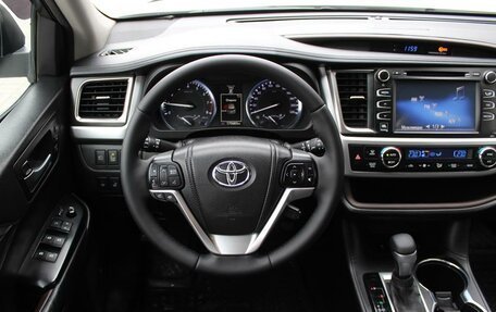 Toyota Highlander III, 2015 год, 3 100 000 рублей, 18 фотография