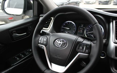 Toyota Highlander III, 2015 год, 3 100 000 рублей, 20 фотография