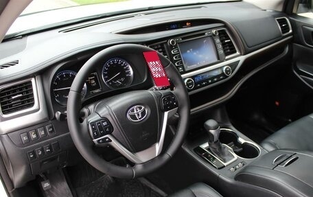 Toyota Highlander III, 2015 год, 3 100 000 рублей, 33 фотография