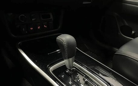 Mitsubishi Outlander III рестайлинг 3, 2019 год, 2 429 000 рублей, 10 фотография