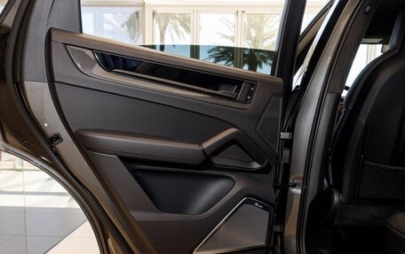 Porsche Cayenne III, 2024 год, 28 000 000 рублей, 29 фотография
